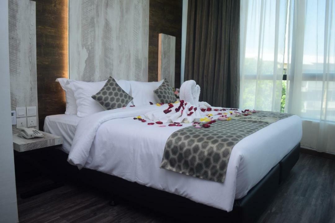 เรสต์ แอนด์ คอมฟอร์ต บูทิก โฮเต็ล  Hotel กัวลาตรังกานู ภายนอก รูปภาพ